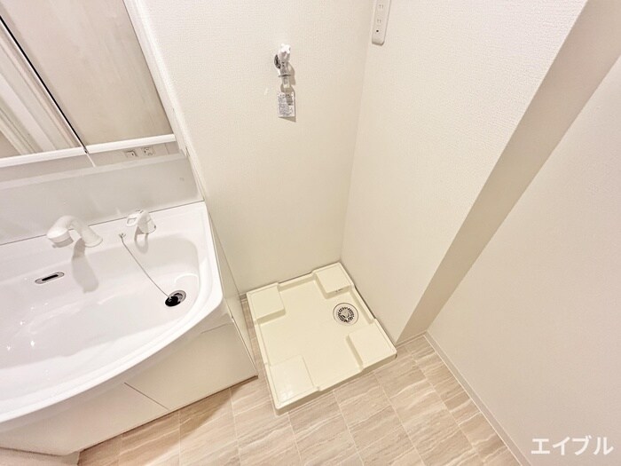 物件内観写真10　(洗濯機置場)