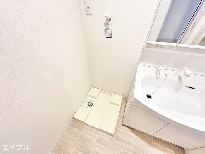 物件内観写真12　(洗濯機置場)