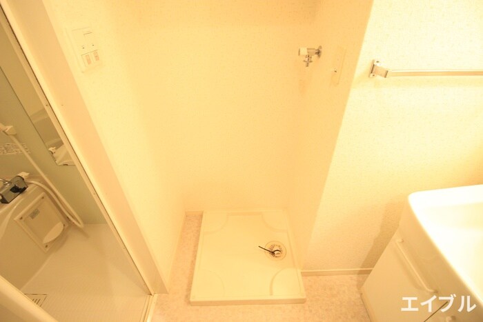 物件内観写真13　(洗濯機置場)