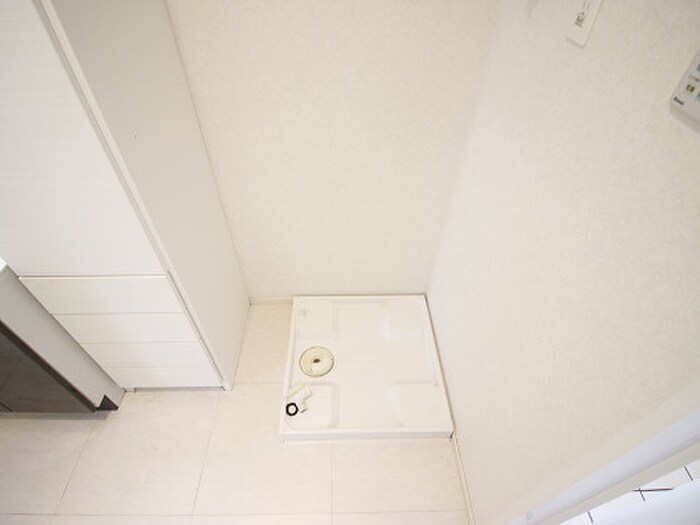 物件内観写真18　(洗濯機置場)