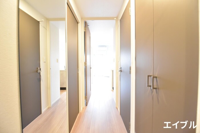 物件内観写真17　(玄関)