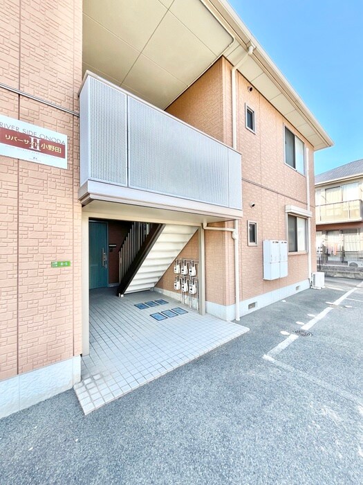 物件外観写真4　(エントランス部分)