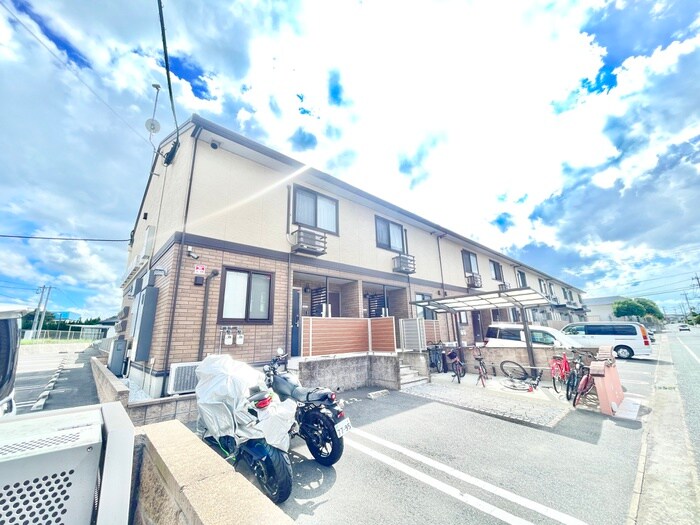 物件外観写真1　(外観写真)