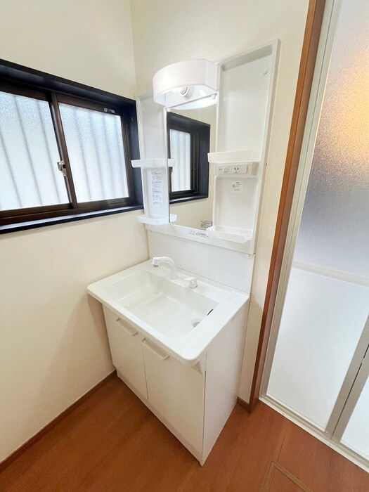 物件内観写真9　(洗面)