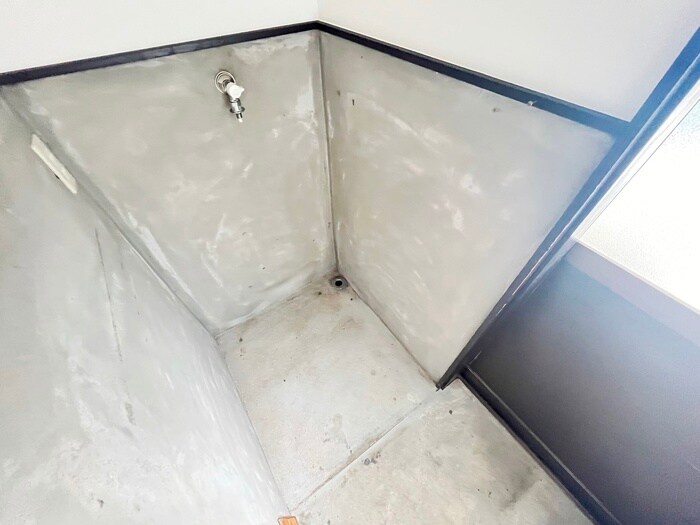 物件内観写真15　(洗濯機置場)