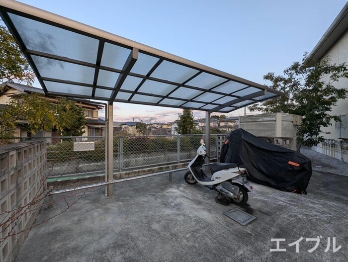 物件外観写真6　(駐輪場)