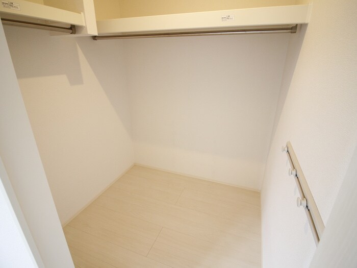 物件内観写真11　(収納)