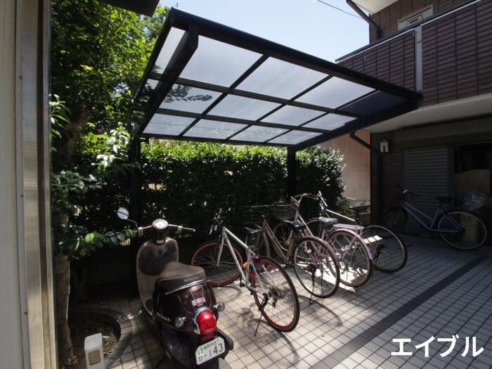 物件外観写真4　(駐輪場)