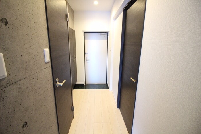 物件内観写真7　(玄関)