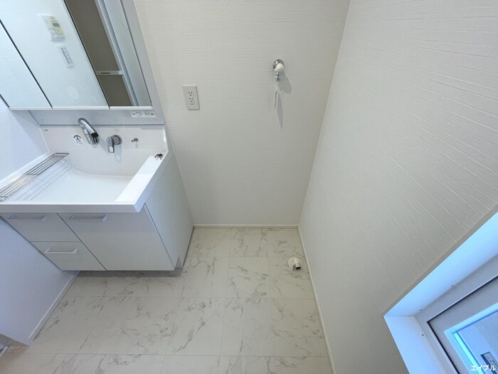 物件内観写真17　(洗濯機置場)