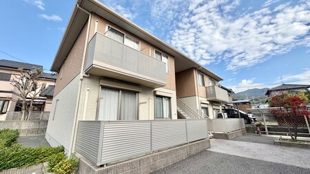 シャナイアA棟外観写真