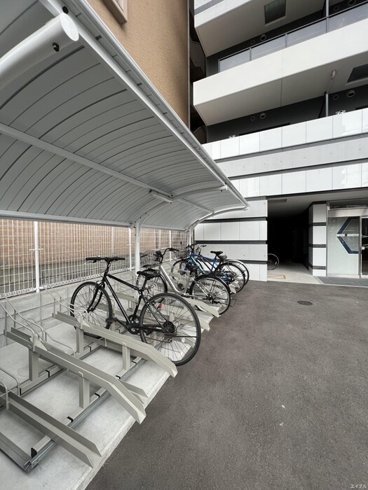 物件外観写真3　(駐輪場)