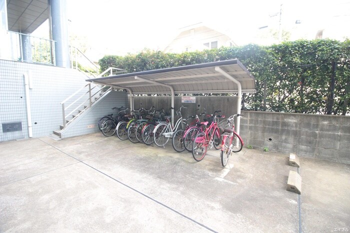 物件外観写真5　(駐輪場)