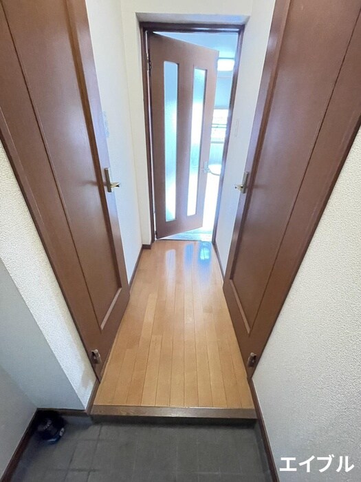 物件内観写真18　(玄関)