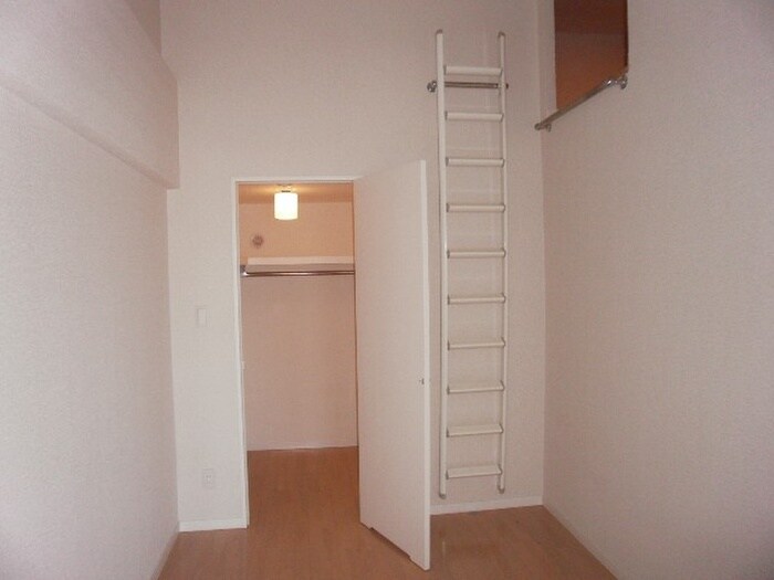 物件内観写真13　(収納)