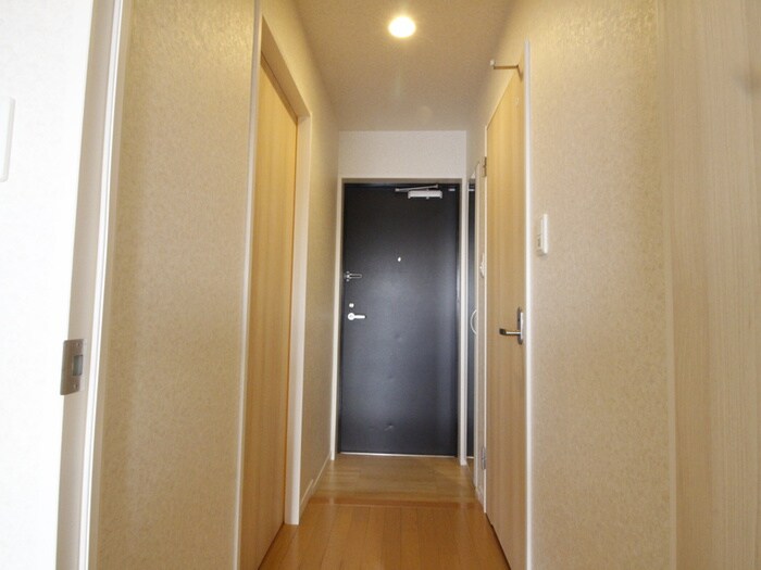 物件内観写真11　(廊下)