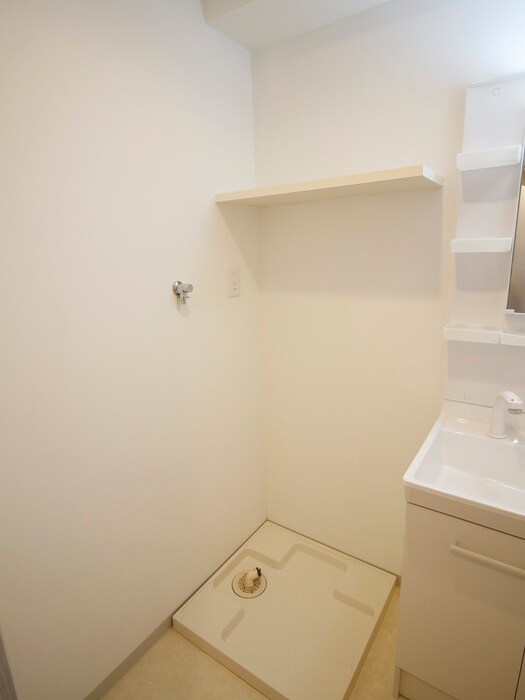 物件内観写真7　(洗濯機置場)