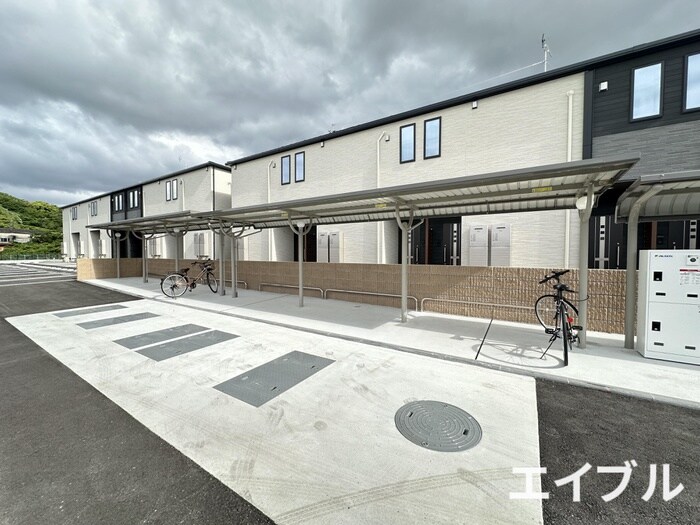 物件外観写真3　(駐輪場)