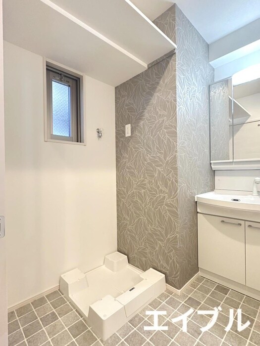 物件内観写真8　(洗濯機置場)