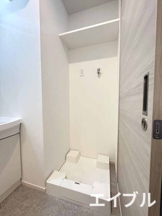 物件内観写真8　(洗濯機置場)