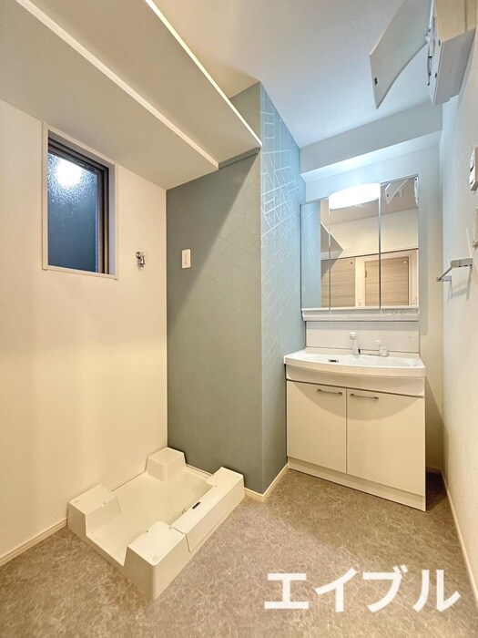 物件内観写真8　(洗濯機置場)