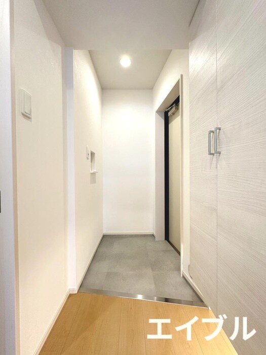 物件内観写真11　(玄関)