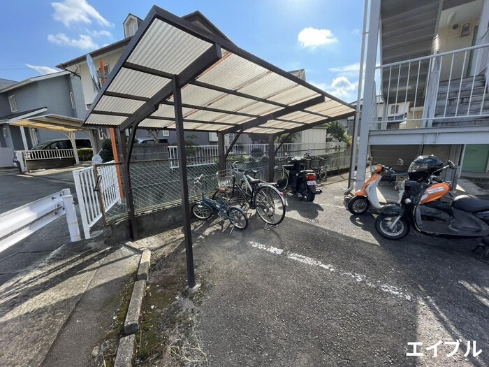 物件外観写真3　(駐輪場)