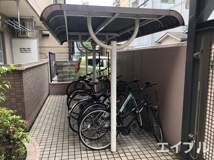 物件外観写真3　(駐輪場)