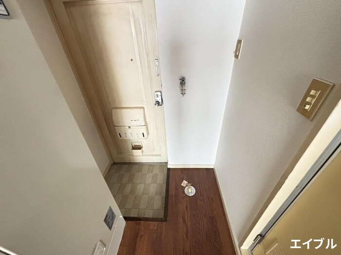 物件内観写真12　(玄関)