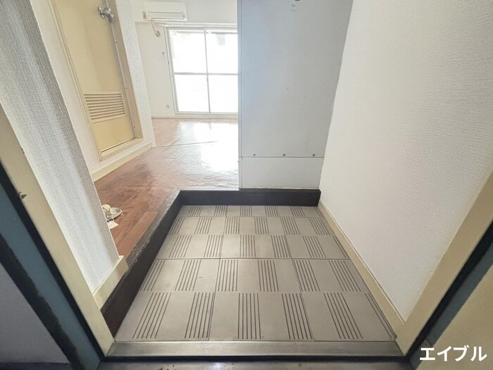 物件内観写真13　(玄関)