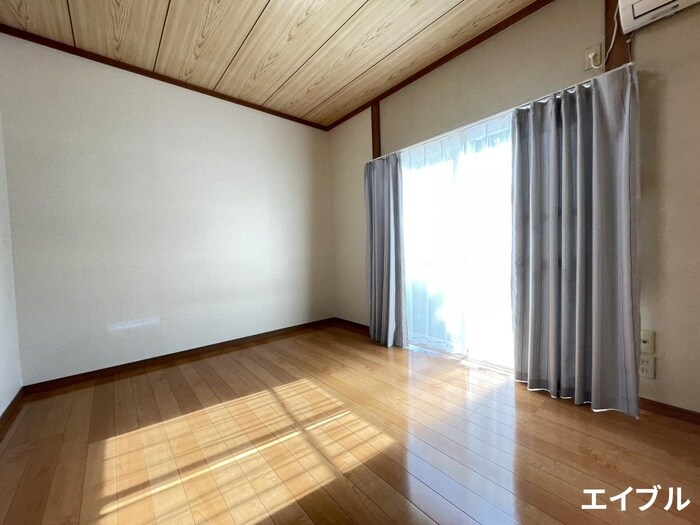 物件内観写真3　(居室)