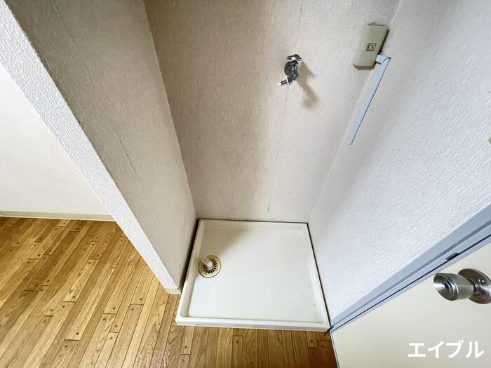 物件内観写真15　(洗濯機置場)