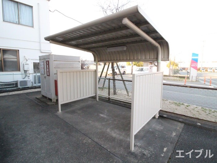 物件外観写真3　(駐車場)