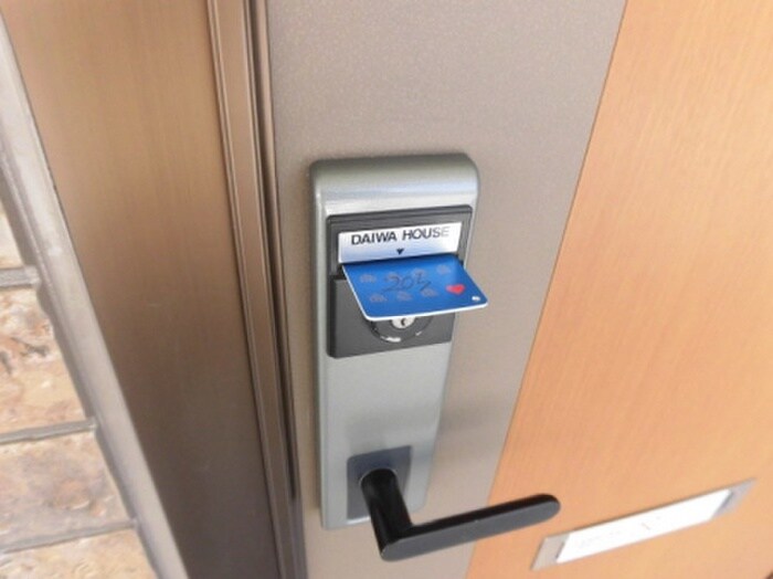 物件内観写真11　(玄関)