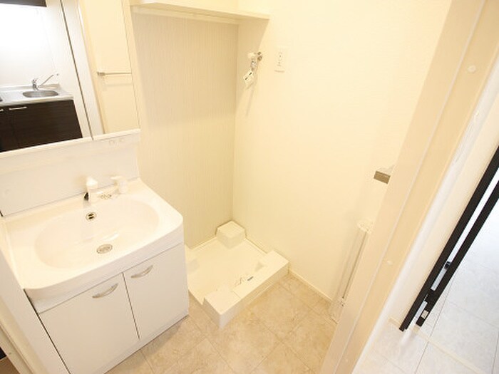 物件内観写真15　(洗濯機置場)