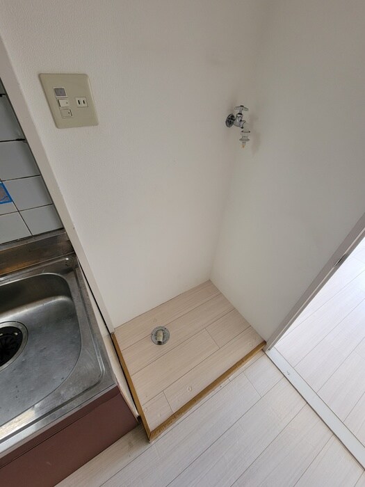 物件内観写真16　(洗濯機置場)