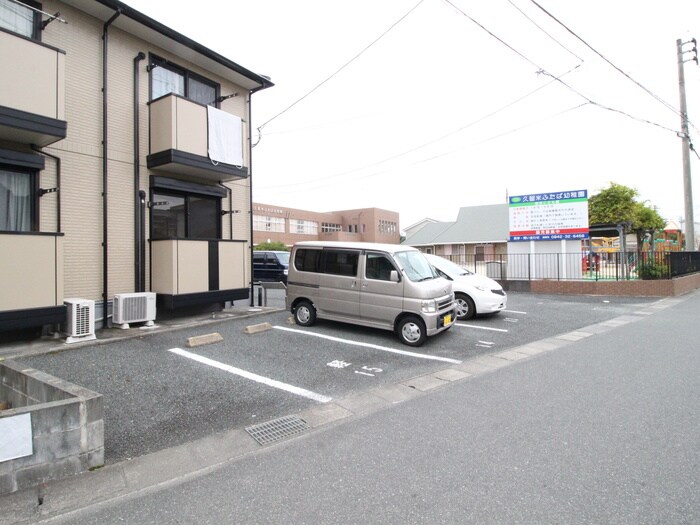 物件外観写真2　(駐車場)