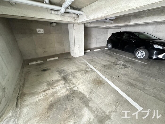 物件外観写真4　(駐車場)