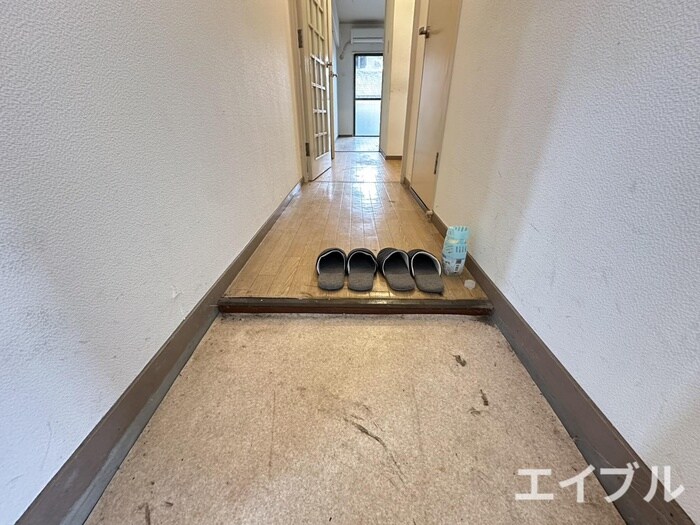 物件内観写真14　(玄関)