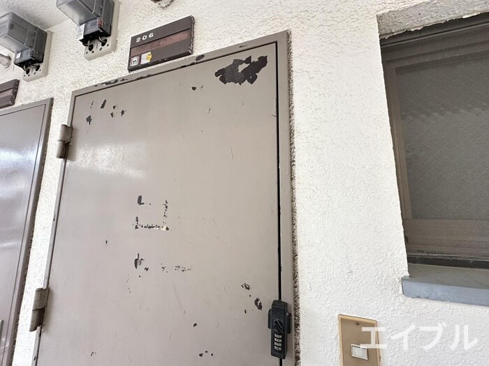 物件内観写真16　(玄関)