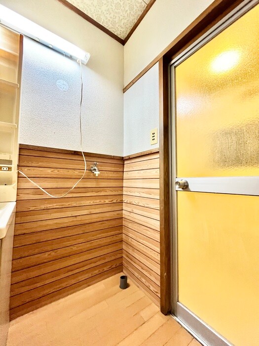 物件内観写真13　(洗濯機置場)