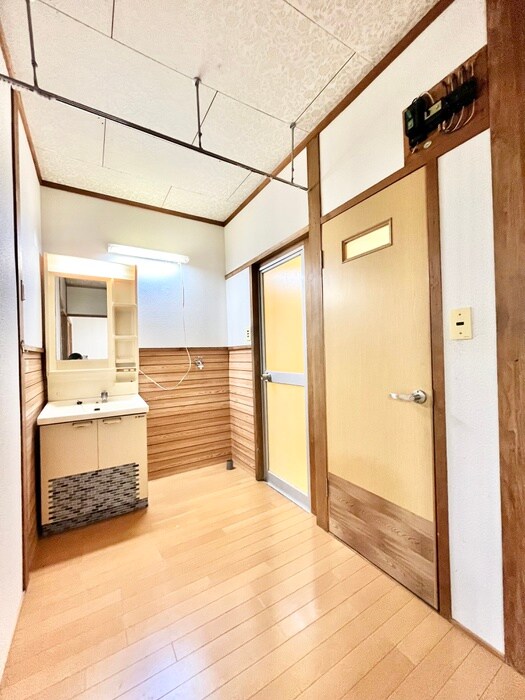 物件内観写真14　(廊下)