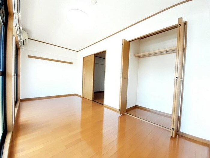 物件内観写真12　(収納)