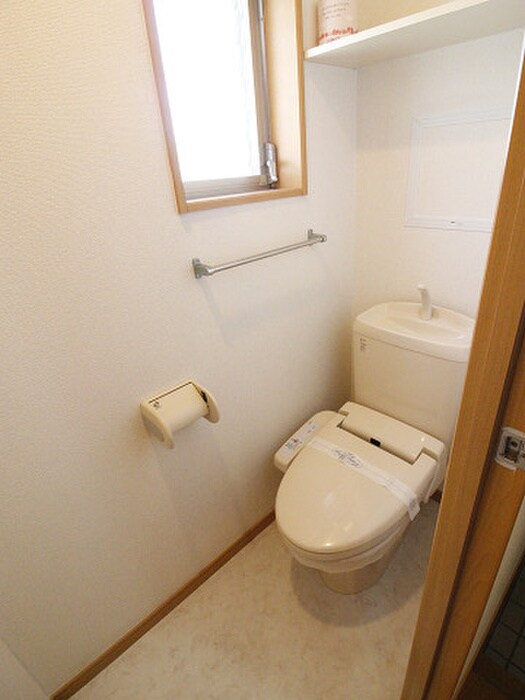 物件内観写真14　(トイレ)