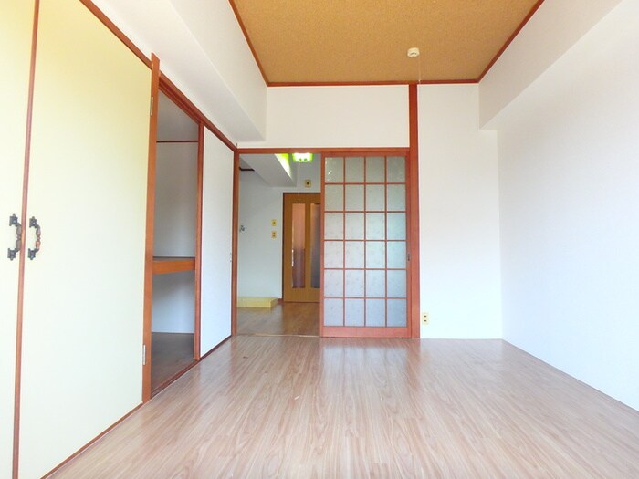 物件内観写真6　(居室)