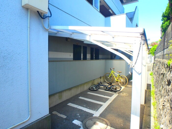 物件外観写真5　(駐輪場)