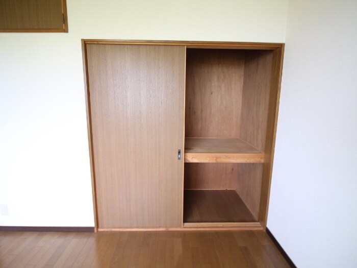 物件内観写真12　(収納)
