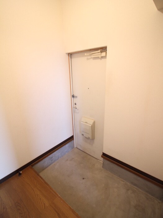 物件内観写真13　(玄関)