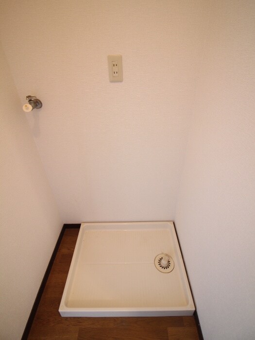 物件内観写真14　(洗濯機置場)