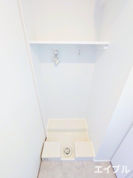 物件内観写真13　(洗濯機置場)